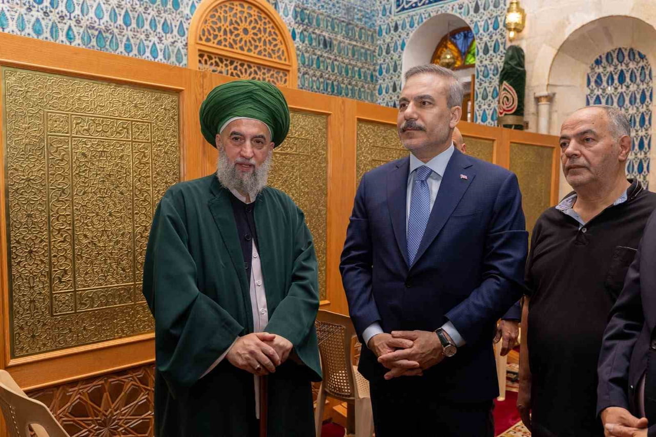DIŞİŞLERİ BAKANI FİDAN, SELAHADDİN EYYUBİ TÜRBESİ VE TÜRK HAVA ŞEHİTLİĞİ'Nİ ZİYARET...