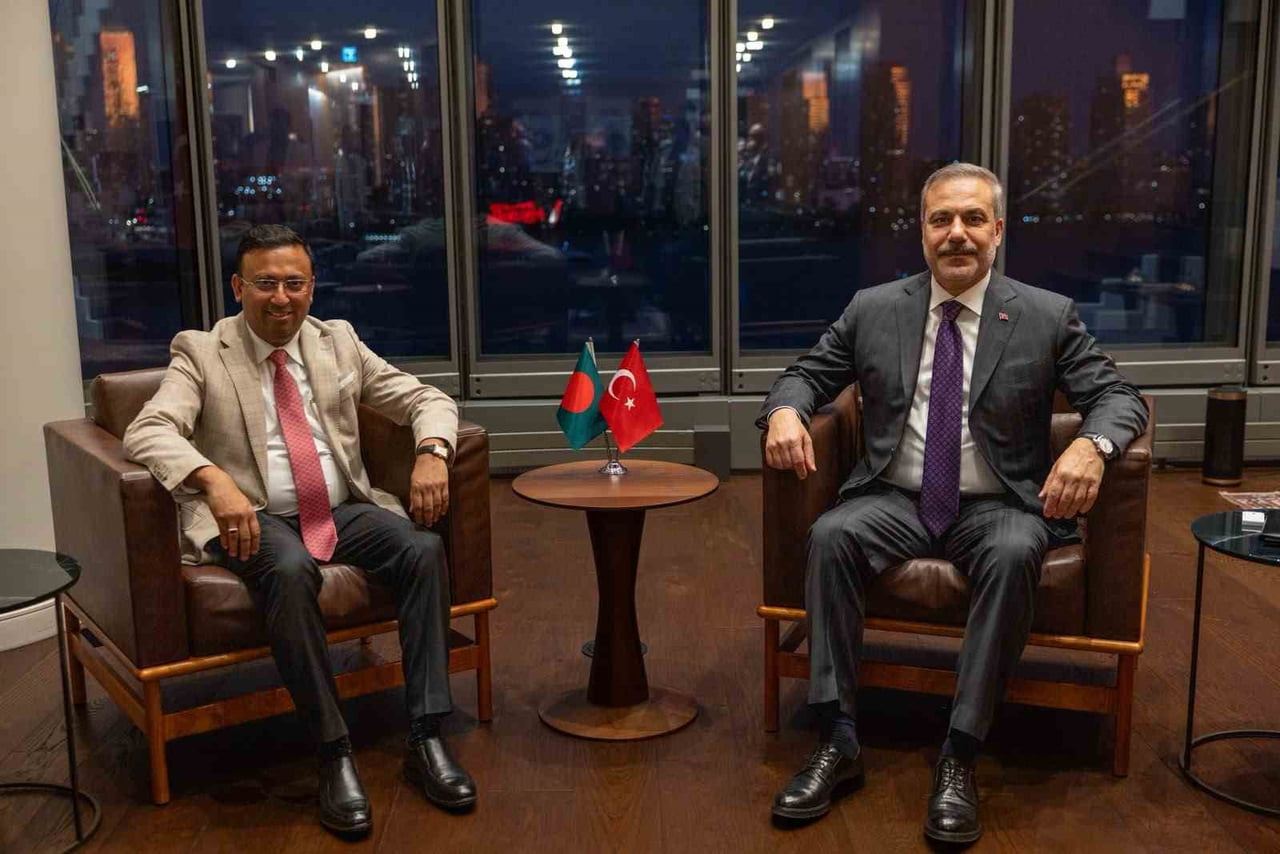 DIŞİŞLERİ BAKANI HAKAN FİDAN, NEW YORK'TA BANGLADEŞ DIŞİŞLERİ DEVLET BAKANI HUMAİUN KOBİR’İ KABUL...