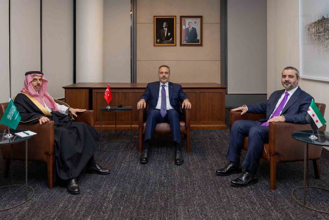 DIŞİŞLERİ BAKANI HAKAN FİDAN, NEW YORK'TA TÜRKİYE-SURİYE-SUUDİ ARABİSTAN ÜÇLÜ DIŞİŞLERİ BAKANLARI...