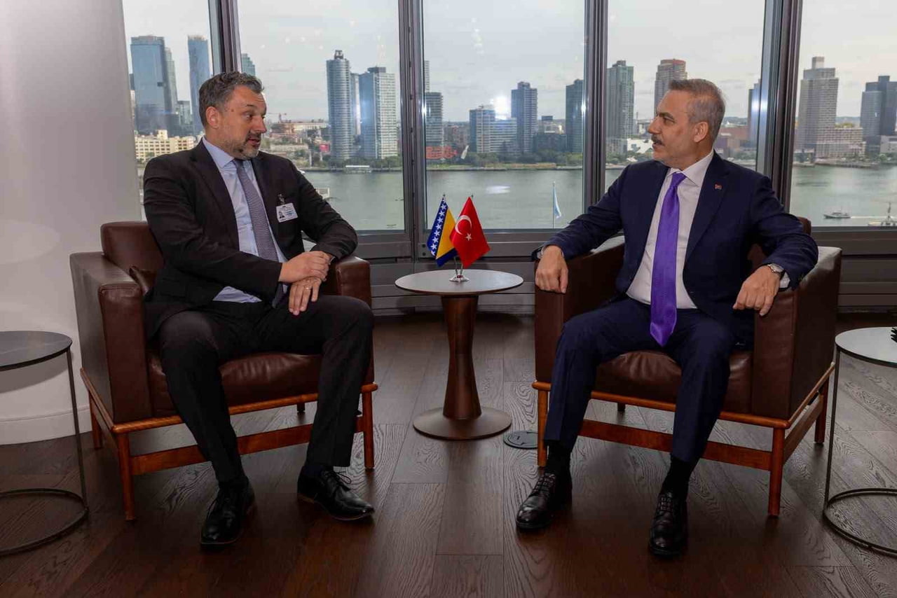 DIŞİŞLERİ BAKANI HAKAN FİDAN, NEW YORK’TA BOSNA HERSEK DIŞİŞLERİ BAKANI ELMEDİN KONAKOVİC İLE BİR...