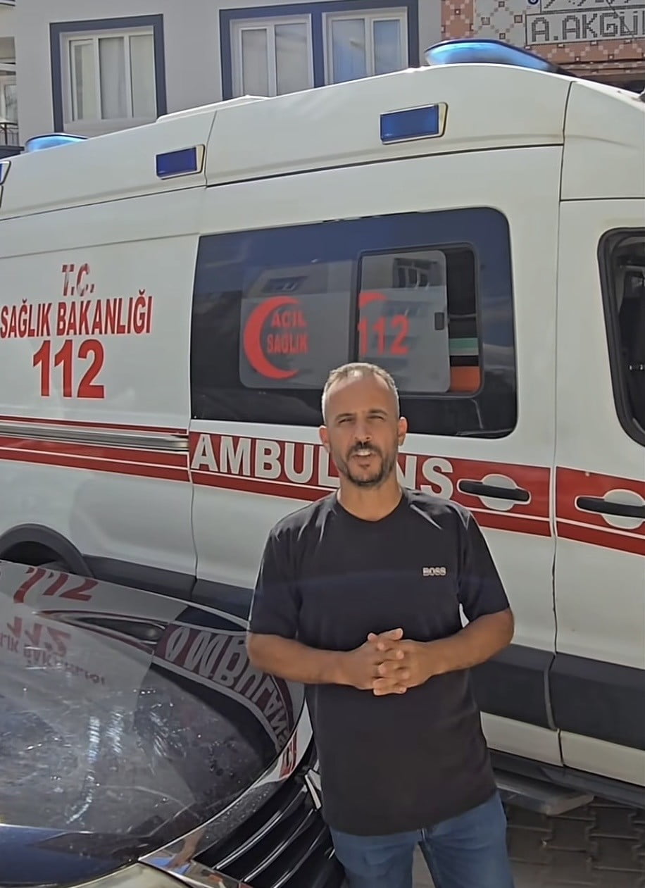 DİYARBAKIR'IN ÇERMİK İLÇESİNDE ÇİĞKÖFTE USTASI, 112 SAĞLIK ÇALIŞANLARINA GÖRE SÜRELERİNCE ÜCRETSİZ...