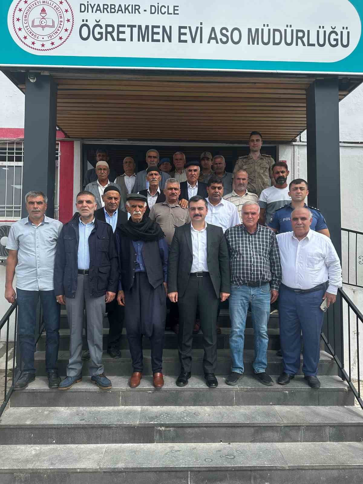 DİYARBAKIR'IN DİCLE KAYMAMI MUSTAFA ATIŞ, GAZİLER ONURUNA DÜZENLENEN YEMEK PROGRAMINDA; İLÇE...