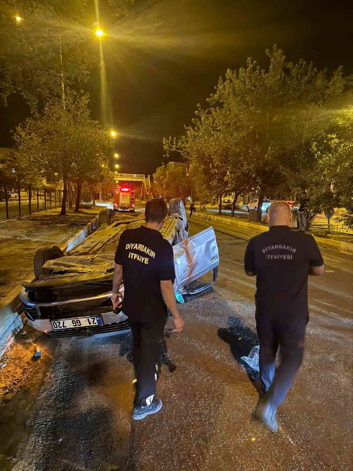 DİYARBAKIR'IN ERGANİ İLÇESİNDE OTOMOBİLİN TAKLA ATMASI SONUCU SÜRÜCÜ AĞIR YARALANDI. OTOMOBİL...