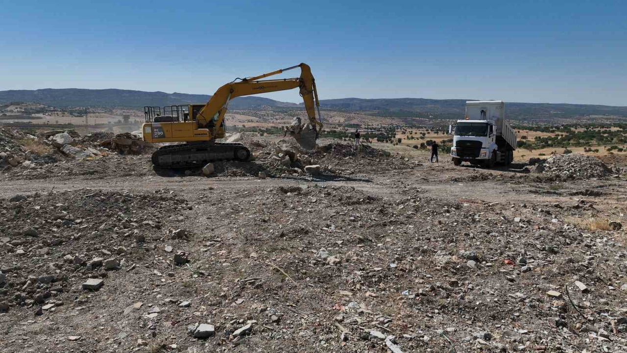 DİYARBAKIR BÜYÜKŞEHİR BELEDİYESİ İLE DİCLE BELEDİYESİNİN ORTAK ÇALIŞMASIYLA, İLÇEDE YAKLAŞIK 15...