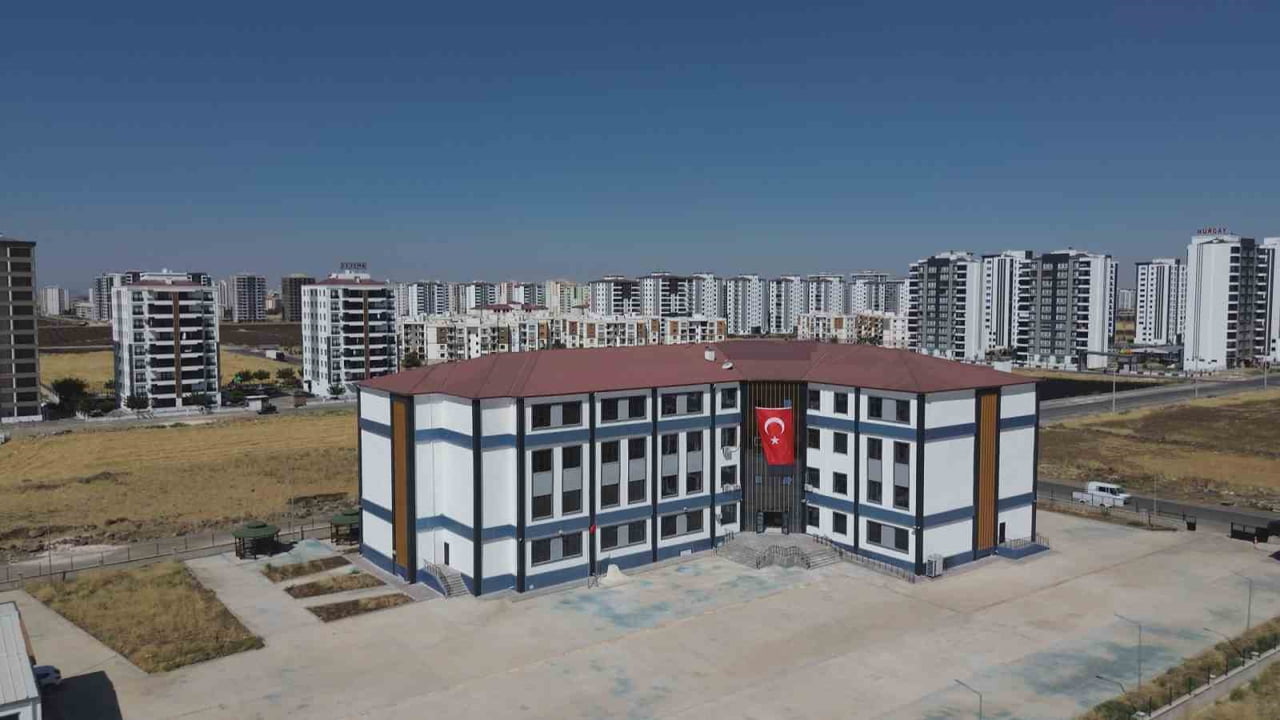 DİYARBAKIR’DA 2026-2027 EĞİTİM ÖĞRETİM YILININ BAŞLAMASIYLA BİRLİKTE OKULLARDA HAZIRLIKLAR...