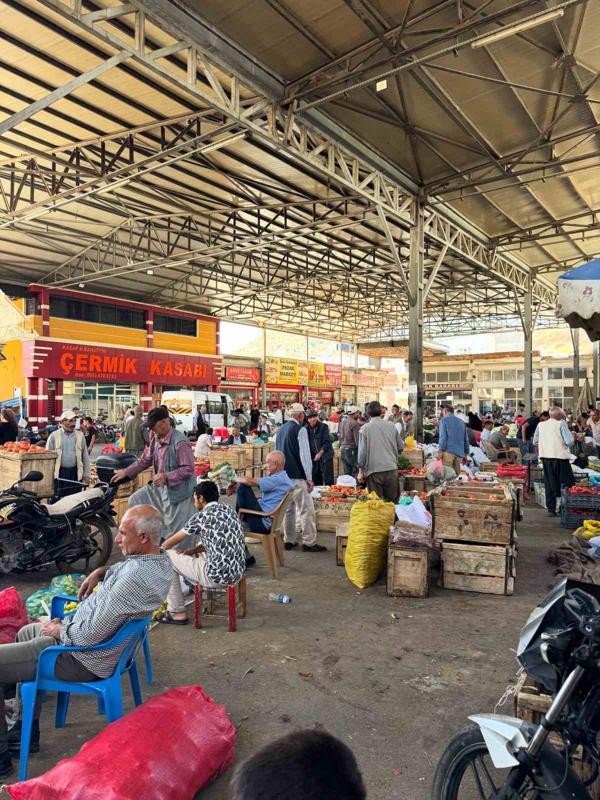 DİYARBAKIR’IN ÇERMİK İLÇESİNDE KURUTMA SEZONU BAŞLADI.