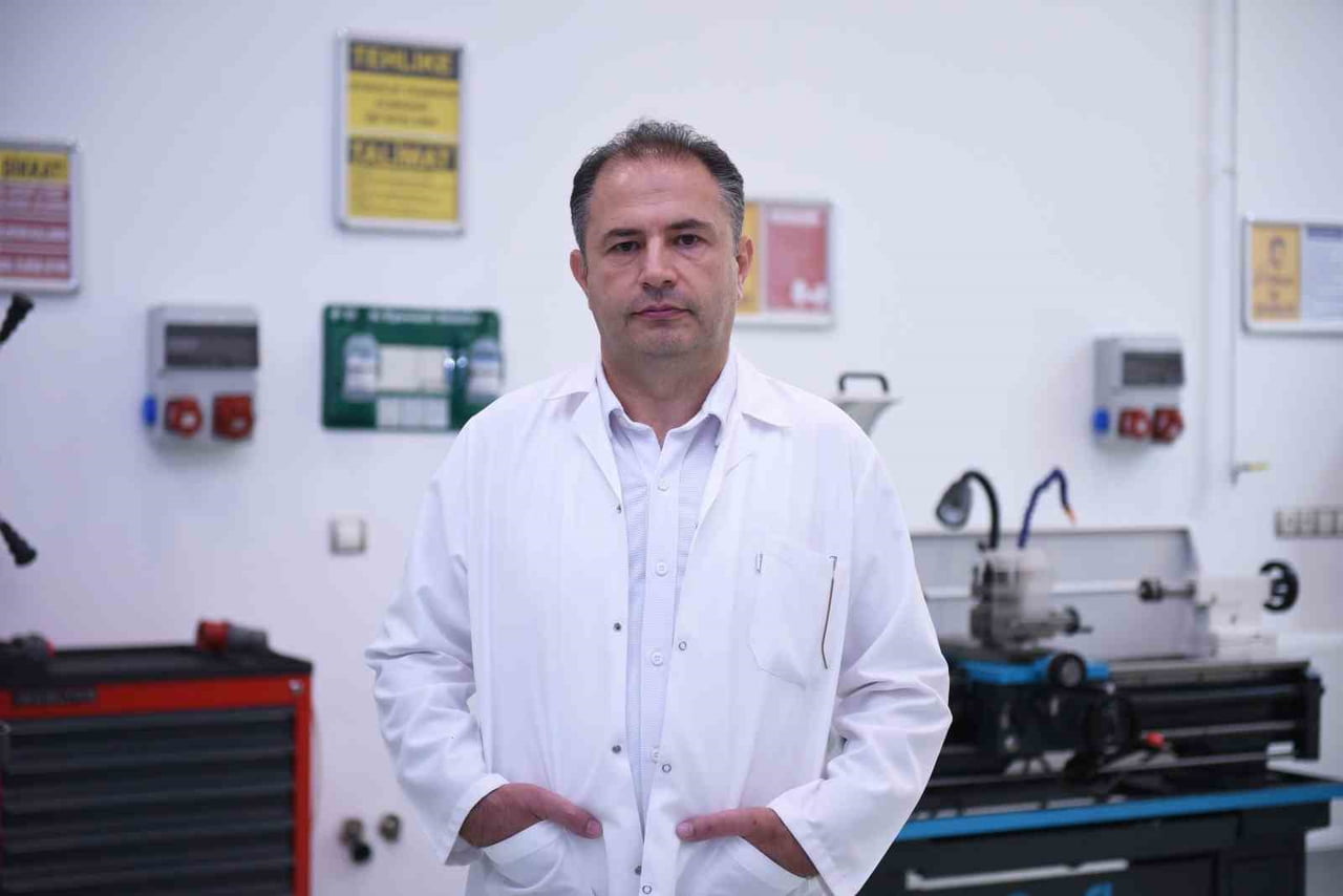 DOÇ. DR. ÖZGÜR ÖZDİLLİ