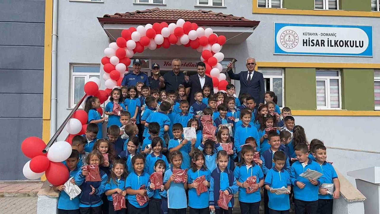 DOMANİÇ’TE YENİ EĞİTİM YILI COŞKUYLA BAŞLADI
