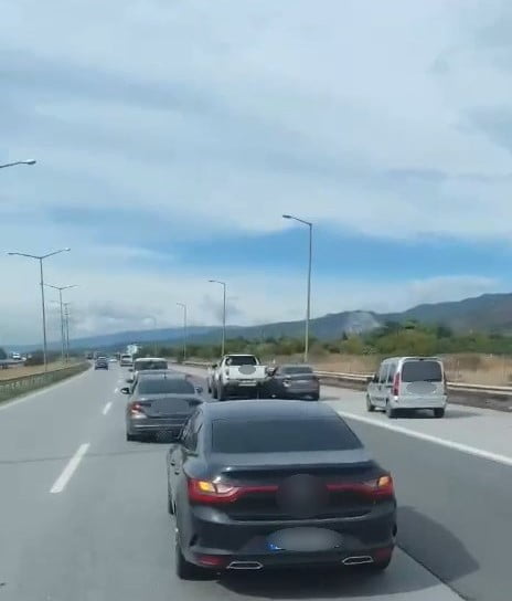 DÖRTYOL İLÇESİNDE OTOYOLDA DÜĞÜN KONVOYU OLUŞTURARAK TRAFİK GÜVENLİĞİNİ TEHLİKEYE DÜŞÜRDÜĞÜ...