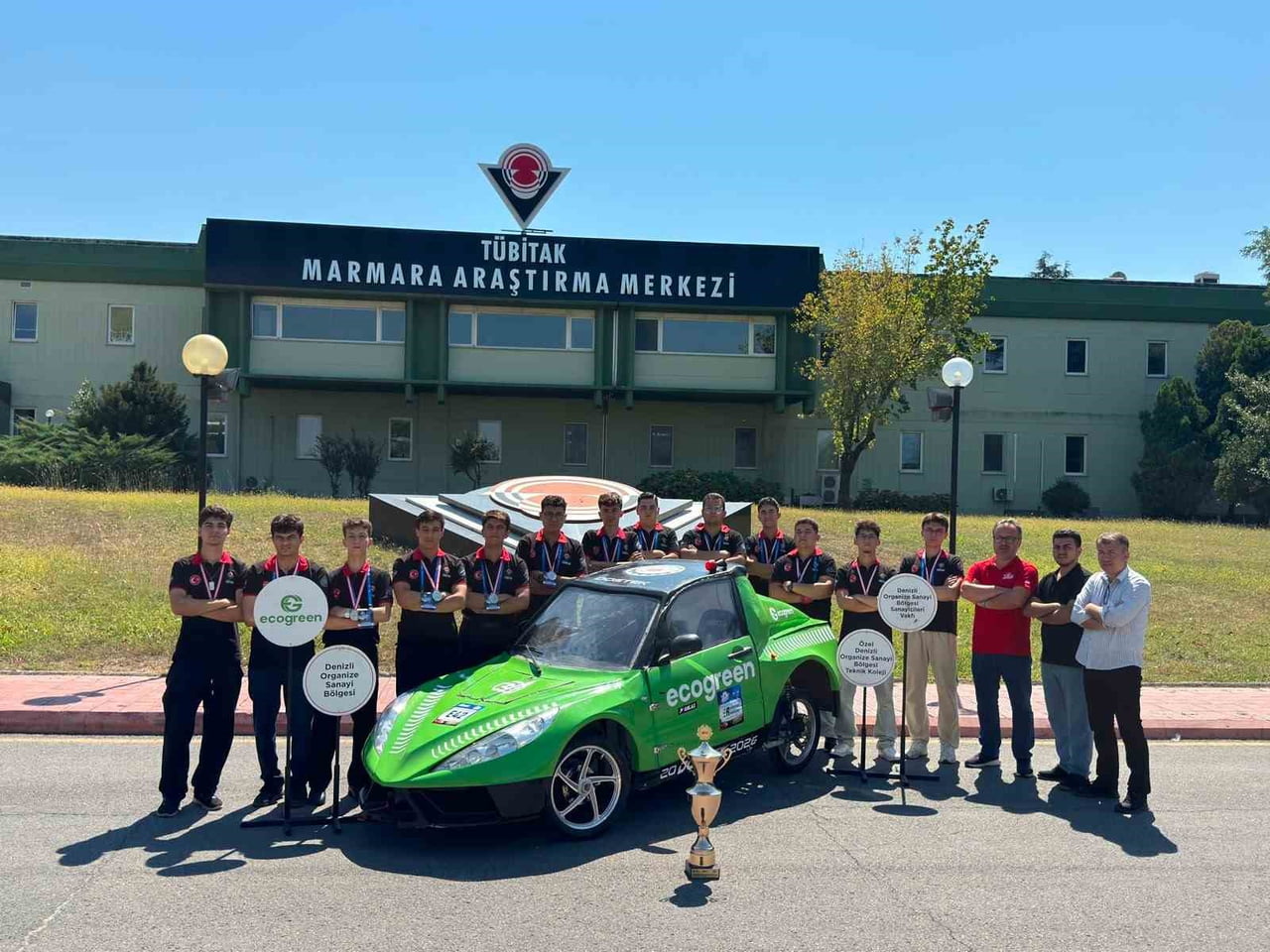 DOSTEK KOLEJİ, 2026 TEKNOFEST ULUSLARARASI ELEKTRİKLİ ARAÇ YARIŞLARI’NDA ÜNİVERSİTE VE LİSE...