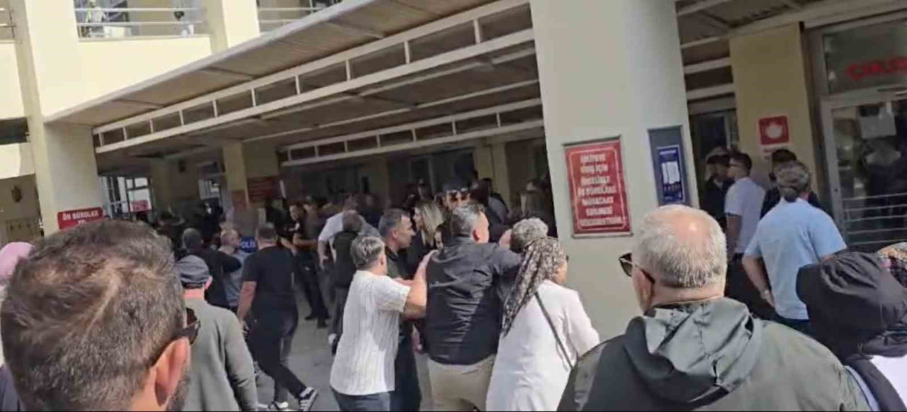 DURUŞMA SONRASI BAHÇEDE KARŞILAŞAN TARAFLAR ARASINDA ÇIKAN TARTIŞMA KAVGAYA DÖNÜŞTÜ. BÖLGEYE SEVK...