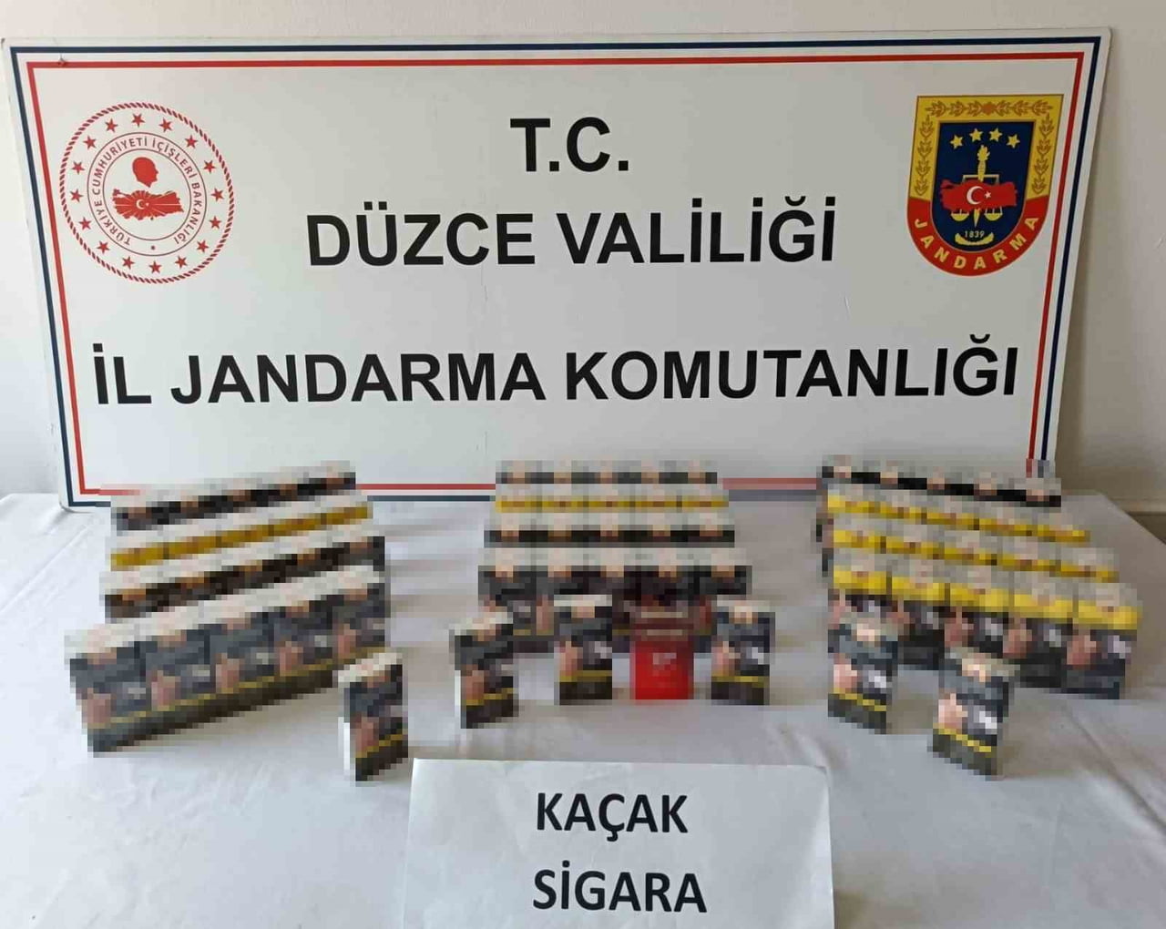 DÜZCE'DE POLİS VE JANDARMA EKİPLERİ TARAFINDAN YAPILAN OPERASYONLARDA KAÇAKÇILARA GÖZ AÇTIRMIYOR....