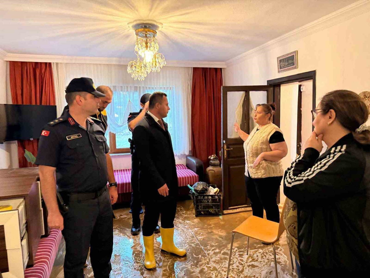 DÜZCE'NİN AKÇAKOCA İLÇESİ ESMAHANIM KÖYÜNDE YAŞANAN SU BASKINLARI VE YAĞIŞIN NEDEN OLDUĞU...