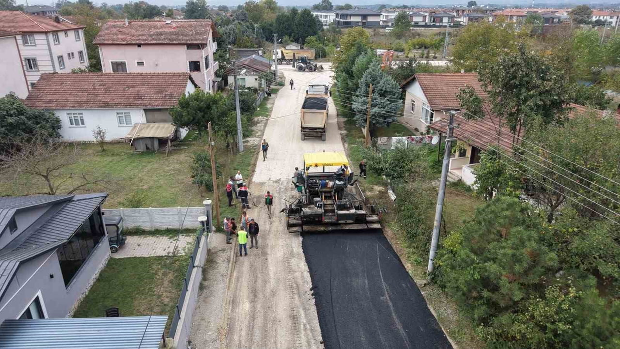 DÜZCE BELEDİYESİ’NİN KENT GENELİNDE SÜRDÜRDÜĞÜ ASFALT VE YAMA ÇALIŞMALARI, 7 GÜN 24 SAAT ESASLI...