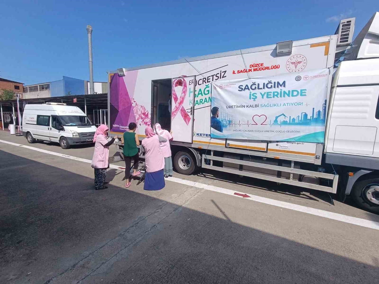 DÜZCE İL SAĞLIK MÜDÜRLÜĞÜNE BAĞLI GEZİCİ KANSER TARAMA TIRI, “SAĞLIĞIM İŞYERİNDE” PROJESİ...