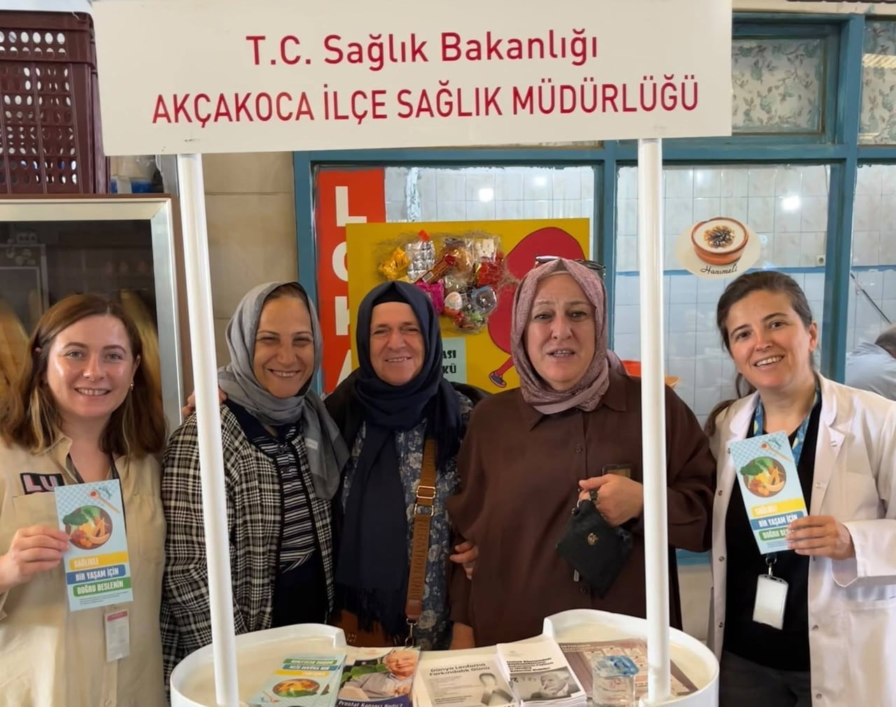 DÜZCE’NİN AKÇAKOCA İLÇESİNDE ŞEKERE DİKKAT HAFTASI KAPSAMINDA VATANDAŞLARA SAĞLIKLI BESLENME...