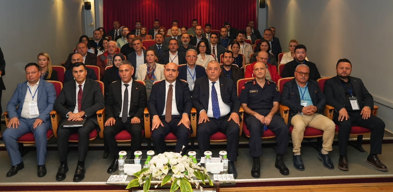 DÜZCE’NİN EKONOMİK GELECEĞİNE YÖNELİK STRATEJİLERİN ELE ALINDIĞI DÜZCE EKONOMİ ÇALIŞTAYI’NDA...