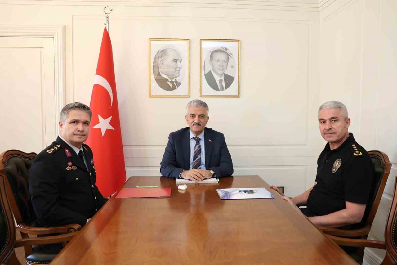DÜZCE’NİN HUZUR VE GÜVENLİĞİNİN SAĞLANMASINA YÖNELİK ALINAN TEDBİRLER, DÜZENLENEN İL GÜVENLİK VE...