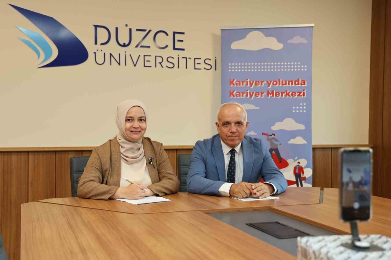DÜZCE ÜNİVERSİTESİ KARİYER GELİŞTİRME VE MEZUN İZLEME UYGULAMA ARAŞTIRMA MERKEZİ TARAFINDAN...