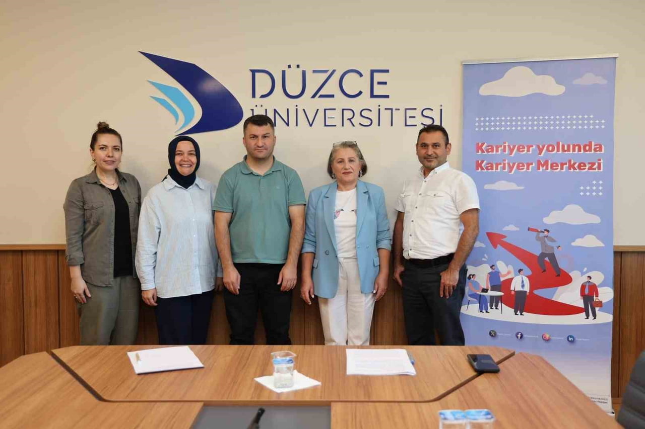 DÜZCE ÜNİVERSİTESİ KARİYER GELİŞTİRME VE MEZUN İZLEME UYGULAMA ARAŞTIRMA MERKEZİ TARAFINDAN;...