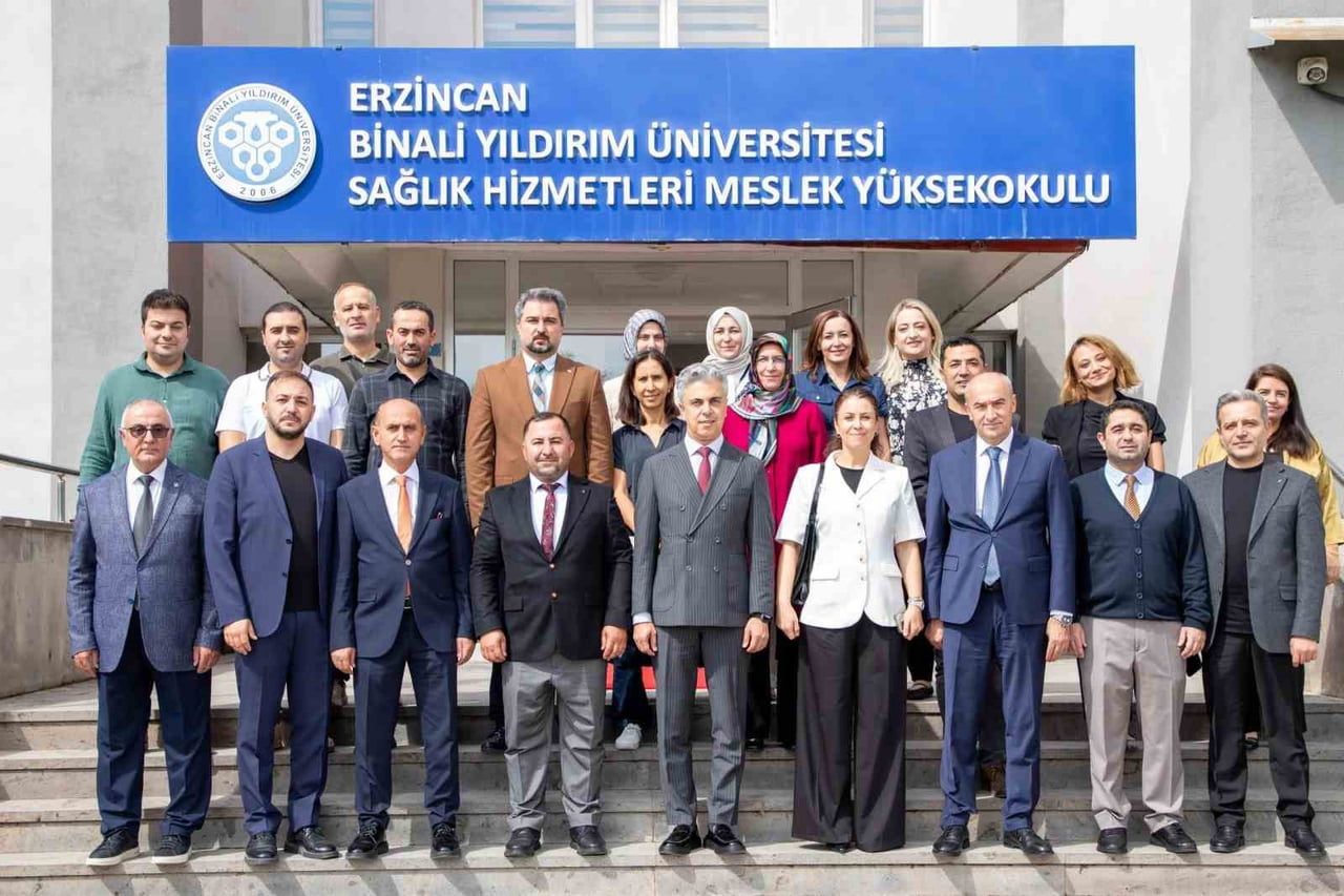 EBYÜ SAĞLIK HİZMETLERİ MESLEK YÜKSEKOKULUNDA DEVİR TESLİM TÖRENİ YAPILDI