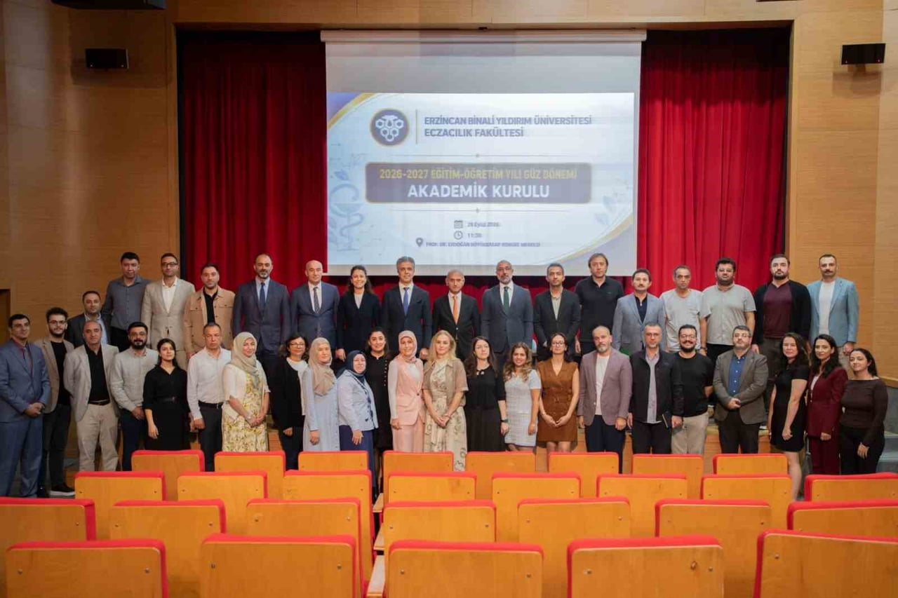 ECZACILIK FAKÜLTESİNDE AKADEMİK KURUL TOPLANTISI YAPILDI