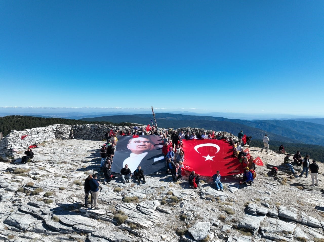 EDREMİT'İN DÜŞMAN İŞGALİNDEN KURTULUŞUNUN 104. YIL DÖNÜMÜ KAPSAMINDA EDREMİT BELEDİYESİ TARAFINDAN...