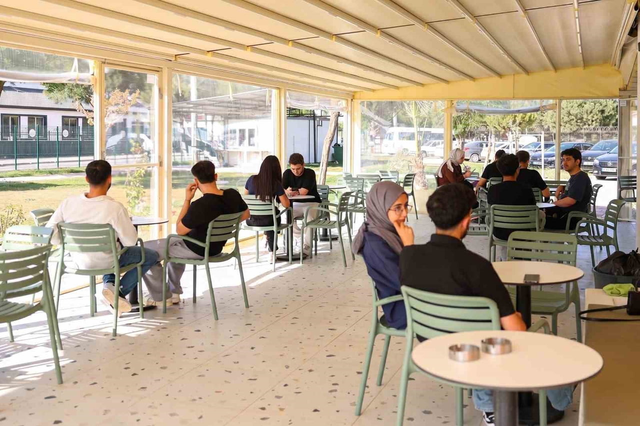 EFELER BELEDİYE BAŞKANI ANIL YETİŞKİN’İN HİZMETE SUNDUĞU IŞIKLI MAHALLESİ’NDEKİ YURT KAFE VE...