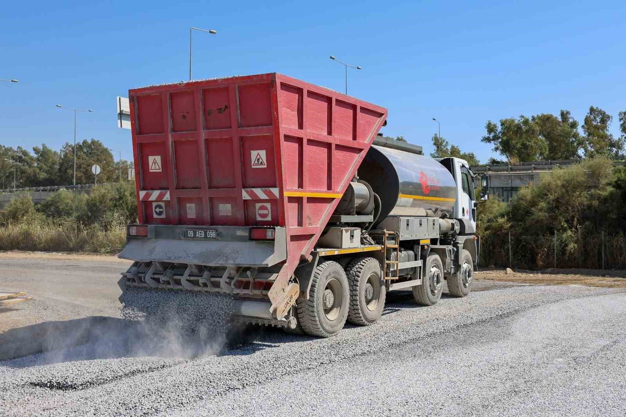 EFELER BELEDİYE BAŞKANI ANIL YETİŞKİN’İN ÖNCÜLÜĞÜNDE KENT GENELİNDE YOL YAPIM, BAKIM VE YENİLEME...