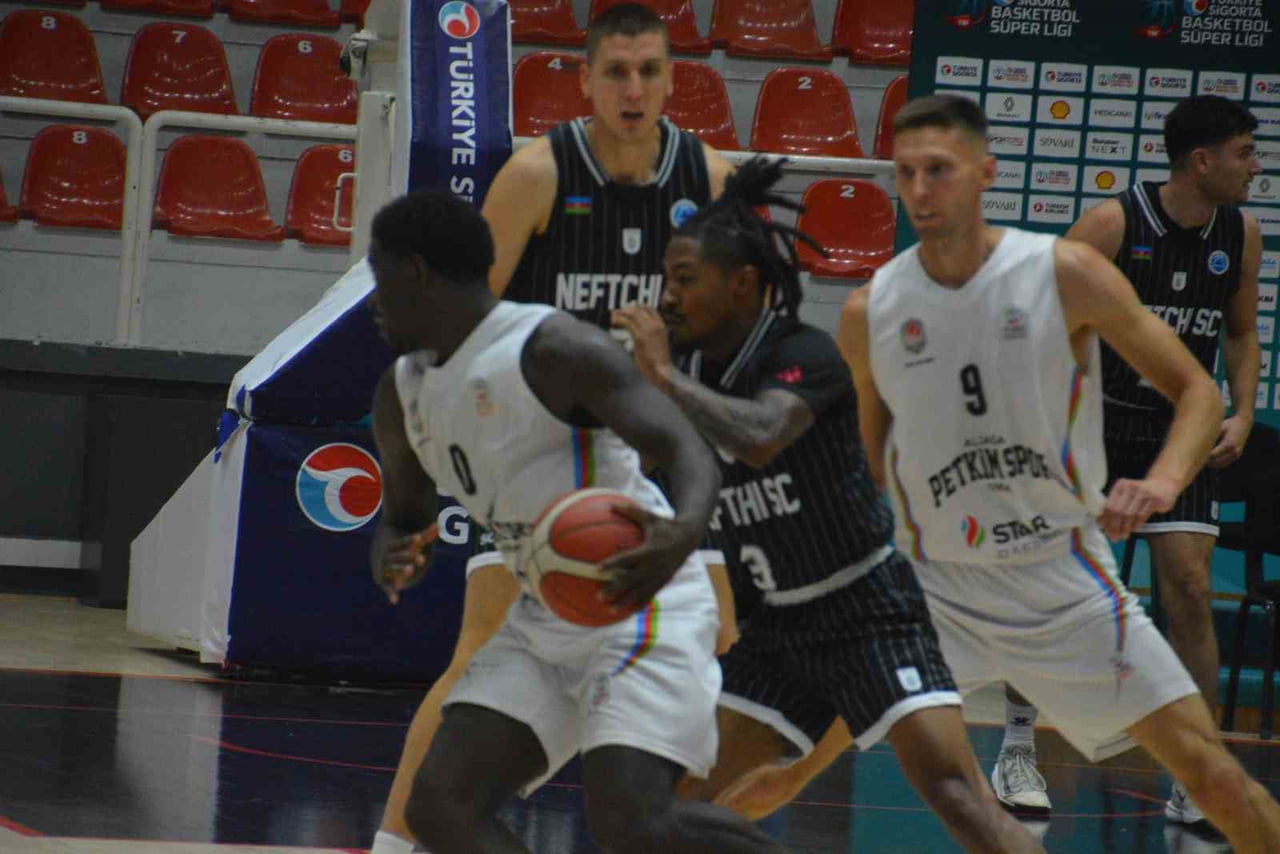 EGE CUP 2026 TURNUVASININ İLK MAÇINDA TÜRKİYE SİGORTA BASKETBOL SÜPER LİGİ EKİPLERİNDEN ALİAĞA...