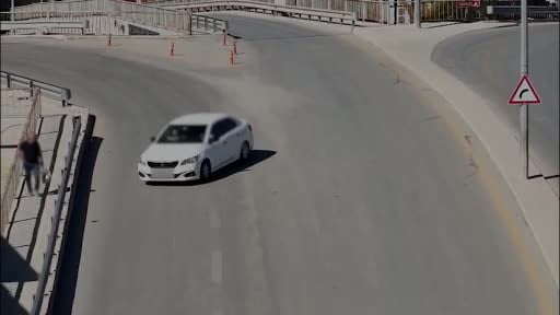 Ehliyetsiz sürücünün koltuk hamlesi drona takıldı: 240 bin lira ceza uygulandı
