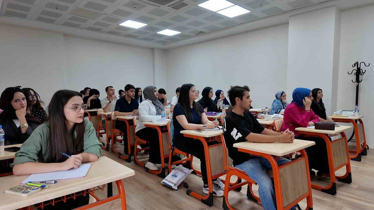ELAZIĞ BELEDİYESİ BÜNYESİNDEKİ EKONOMİ GELİŞTİRME VE EĞİTİM MERKEZİ (EBEGEM) TARAFINDAN DÜZENLENEN...