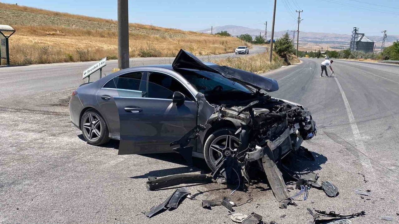 ELAZIĞ’DA AĞUSTOS AYININ TRAFİK KAZA BİLANÇOSU AÇIKLANDI. BU SÜRE İÇİNDE MEYDANA GELEN 377 KAZADA...