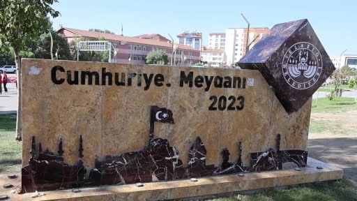 Elazığ’da yüzlerce öğrenci Gazzeli akranları için bir araya geldi