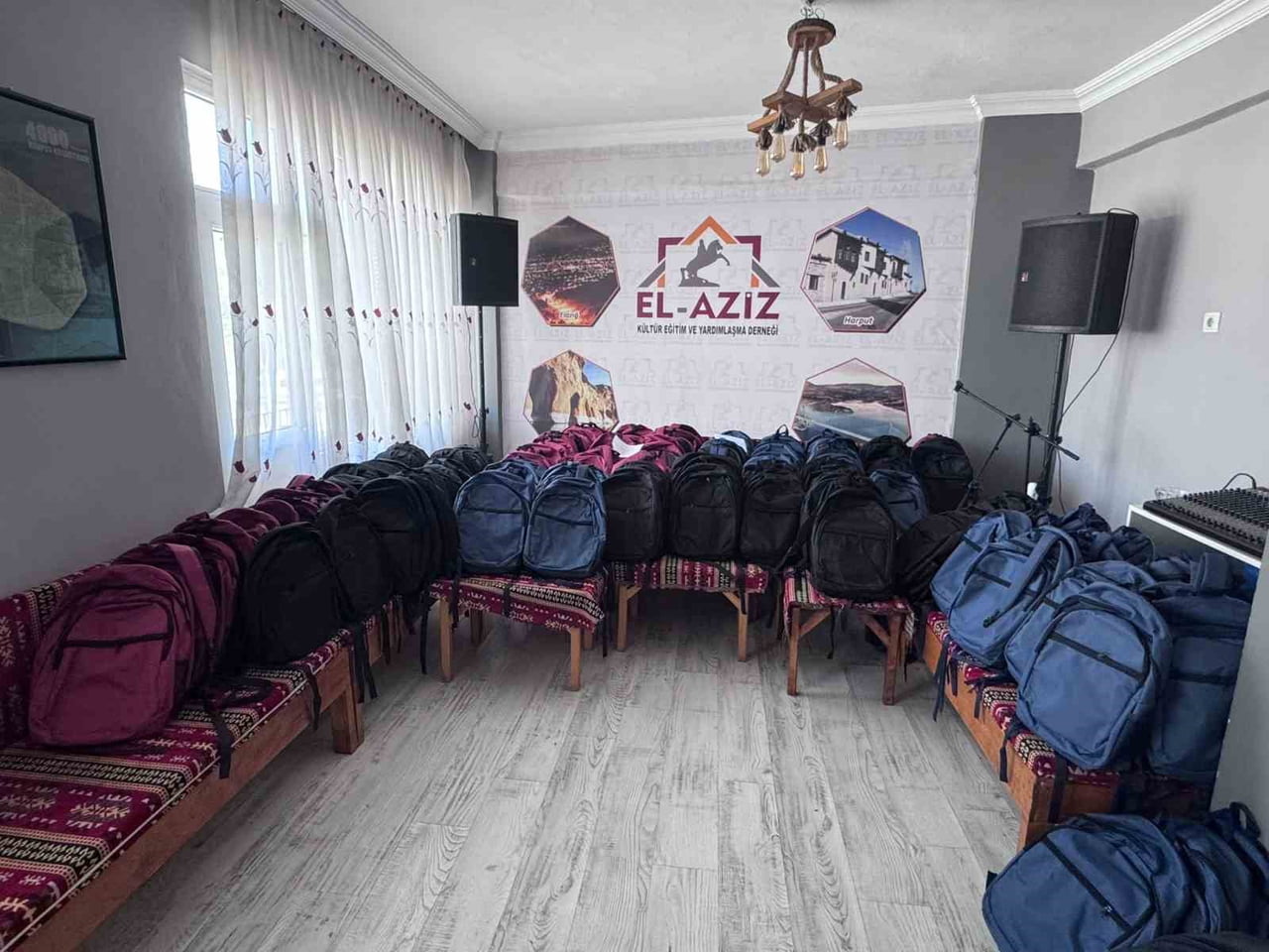 ELAZİZ KÜLTÜR EĞİTİM VE YARDIMLAŞMA DERNEĞİ, GELENEKSEL HALE GETİRDİĞİ KIRTASİYE YARDIMI...