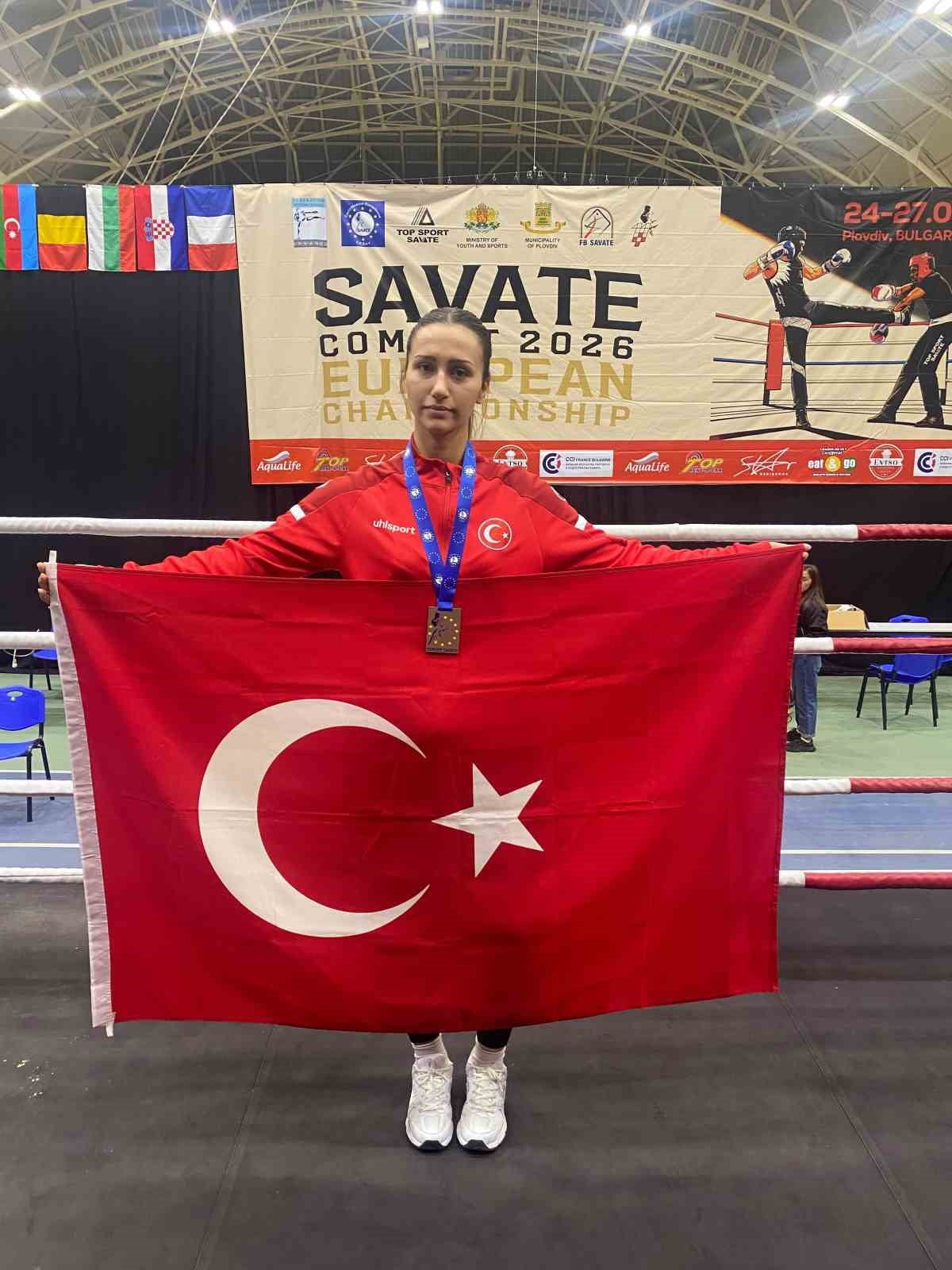ELİF KAYA
