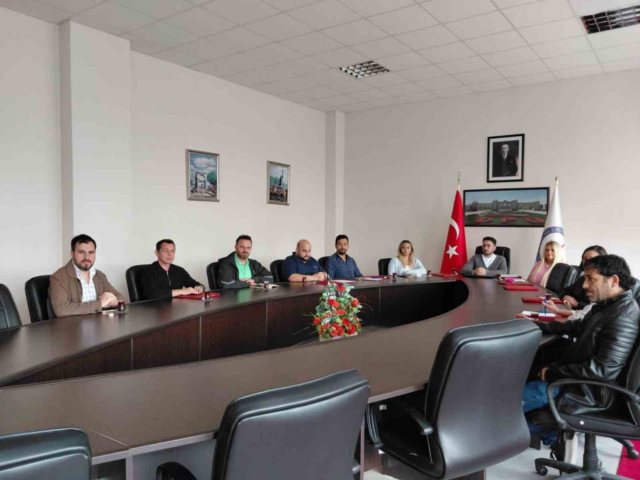 EMET MYO’DA PROGRAM GÖZDEN GEÇİRME TOPLANTISI GERÇEKLEŞTİRİLDİ