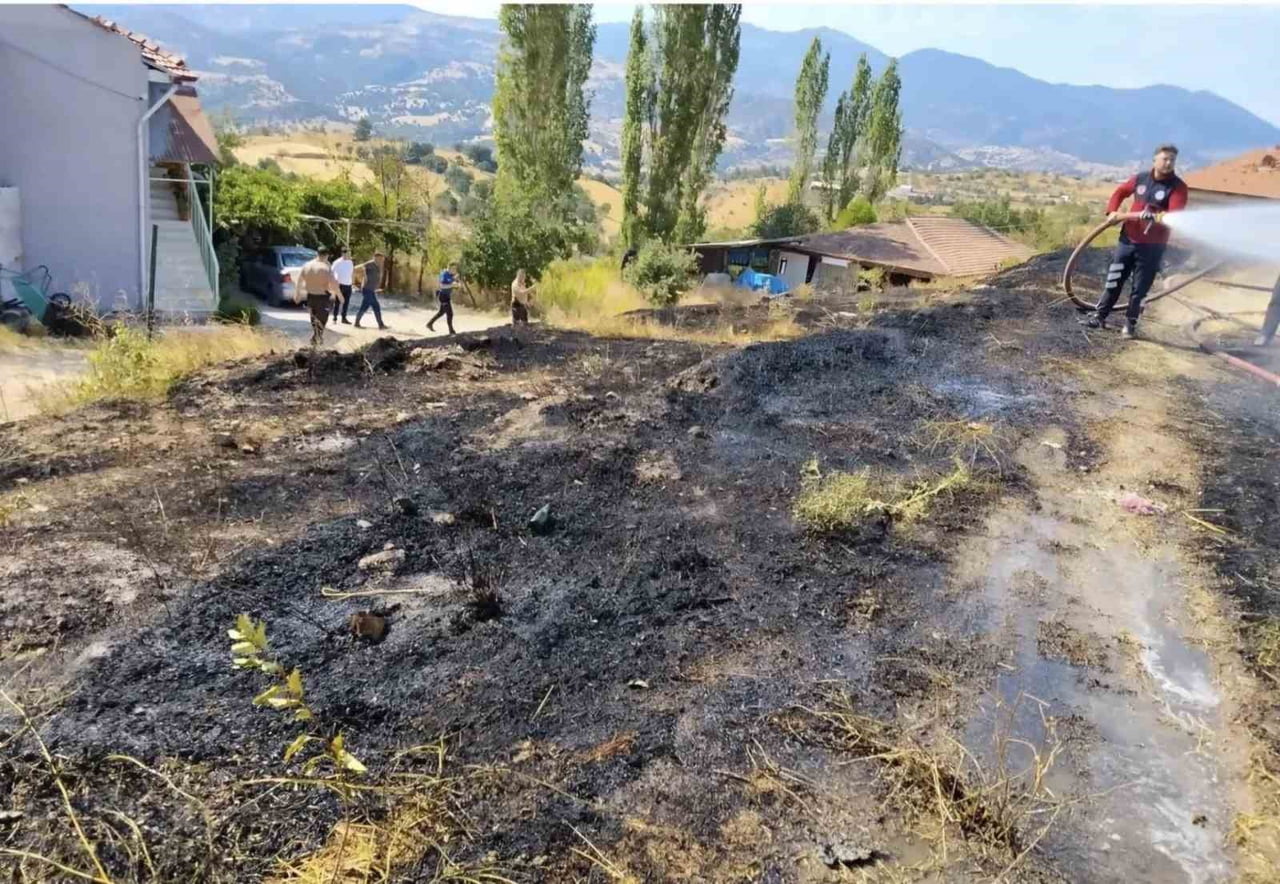 EMET’TE OT YANGINI BÜYÜMEDEN SÖNDÜRÜLDÜ