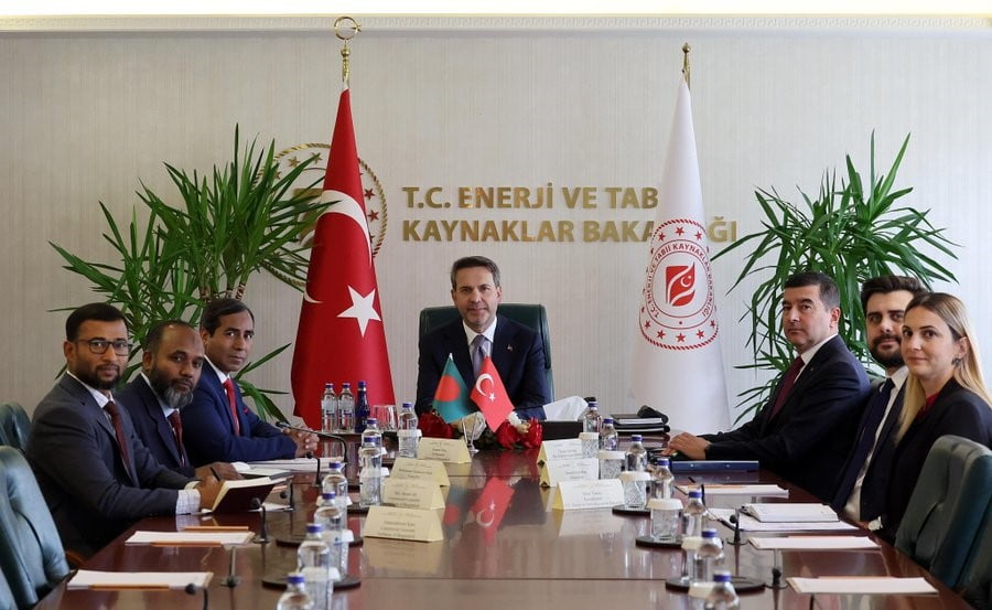 ENERJİ VE TABİİ KAYNAKLAR BAKANI ALPARSLAN BAYRAKTAR, BANGLADEŞ’İN ANKARA BÜYÜKELÇİSİ AMANUL HAQ’İ...