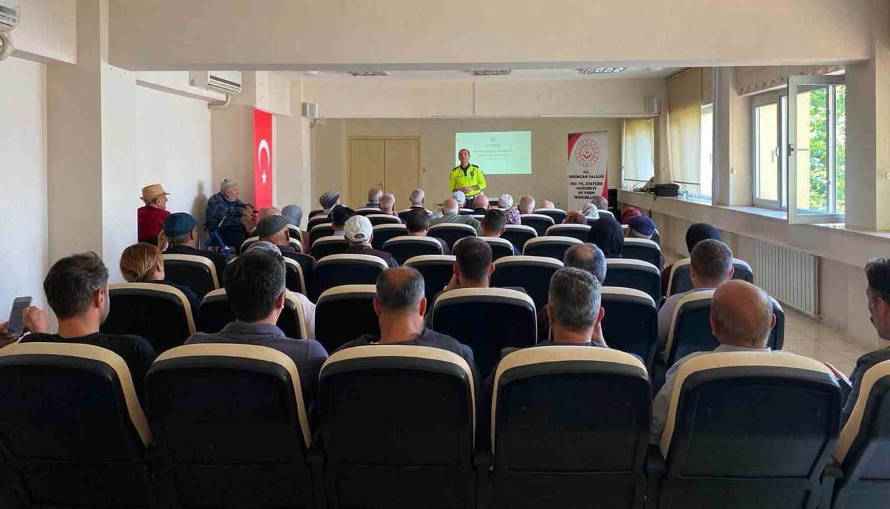 ERZİNCAN'DA 100. YIL ATATÜRK HUZUREVİ ÇALIŞANLARI VE SAKİNLERİNDEN OLUŞAN 49 KİŞİYE TRAFİK...