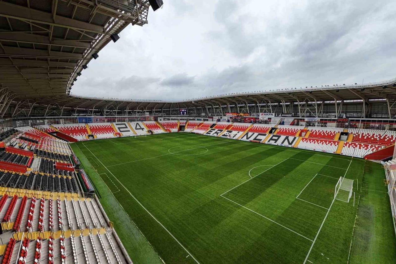 ERZİNCAN 13 ŞUBAT ŞEHİR STADYUMU, 2022 YILINDA HİZMETE AÇILMASININ ARDINDAN ERZİNCANSPOR'UN İÇ...
