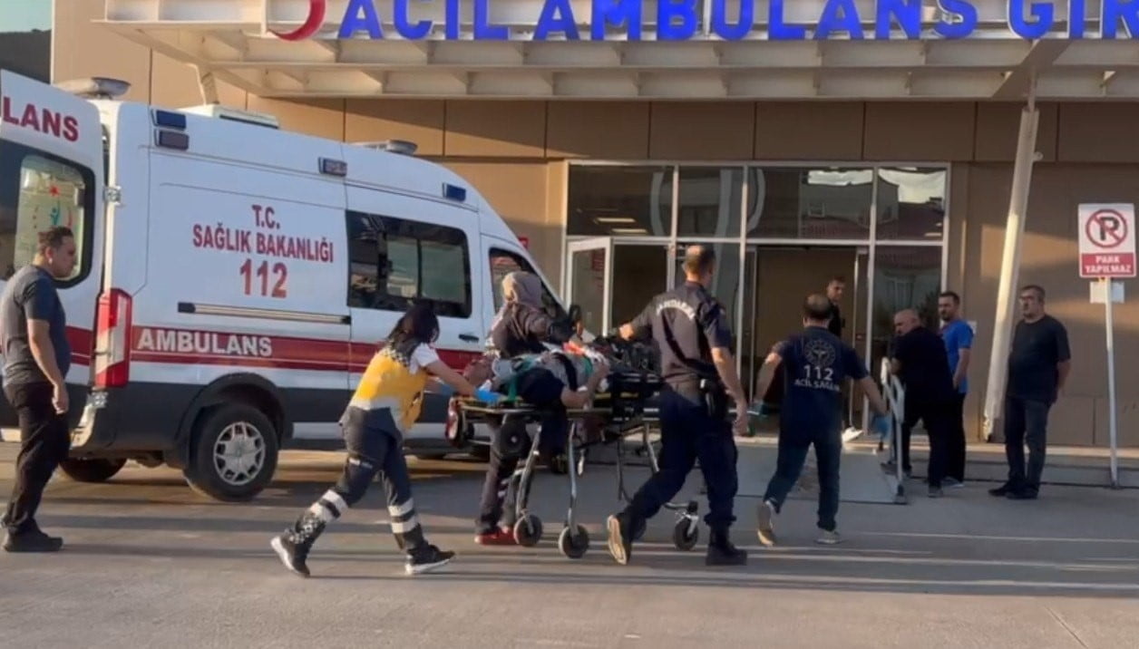 ERZİNCAN’DA ATV UÇURUMA YUVARLANARAK BARAJ GÖLÜNE DÜŞTÜ: 2 YARALI