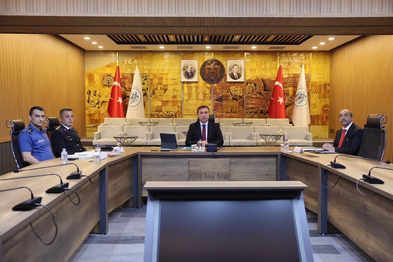 ERZİNCAN’DA "OKUL GÜVENLİĞİ" TOPLANTISI GERÇEKLEŞTİRİLDİ
