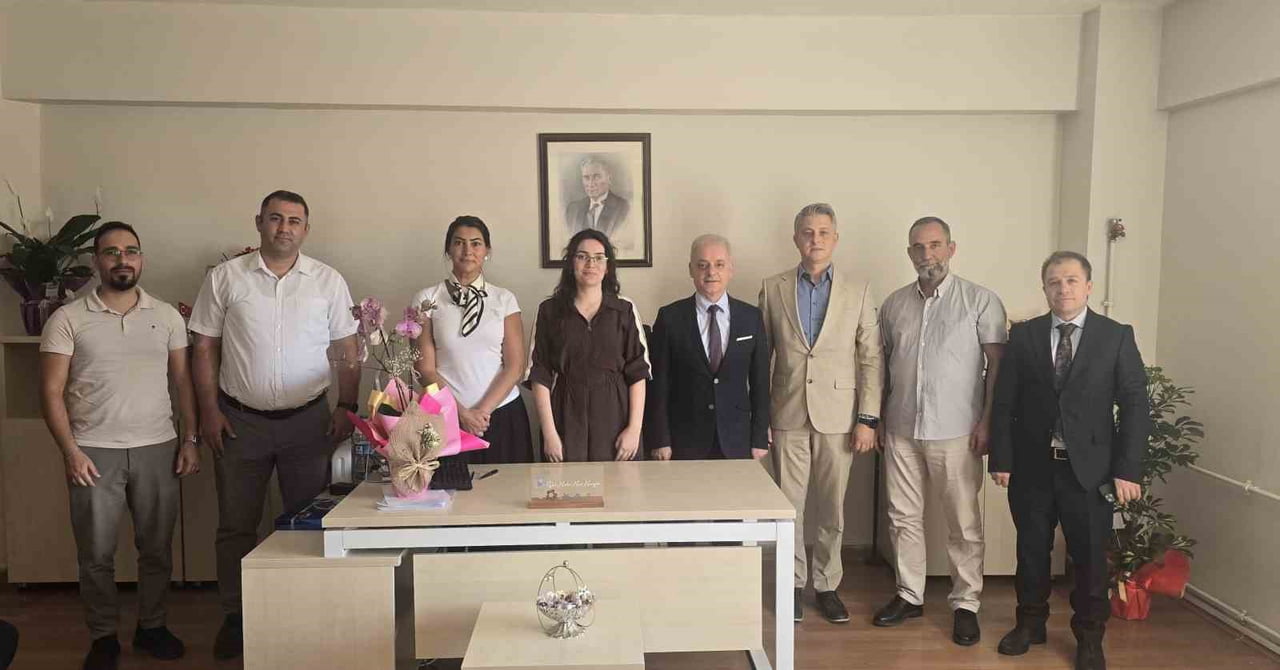 ERZİNCAN İL SAĞLIK MÜDÜRÜ DR. CİHAN TEKİN, ERZİNCAN 112 ACİL SAĞLIK HİZMETLERİ BAŞHEKİMLİĞİNE...