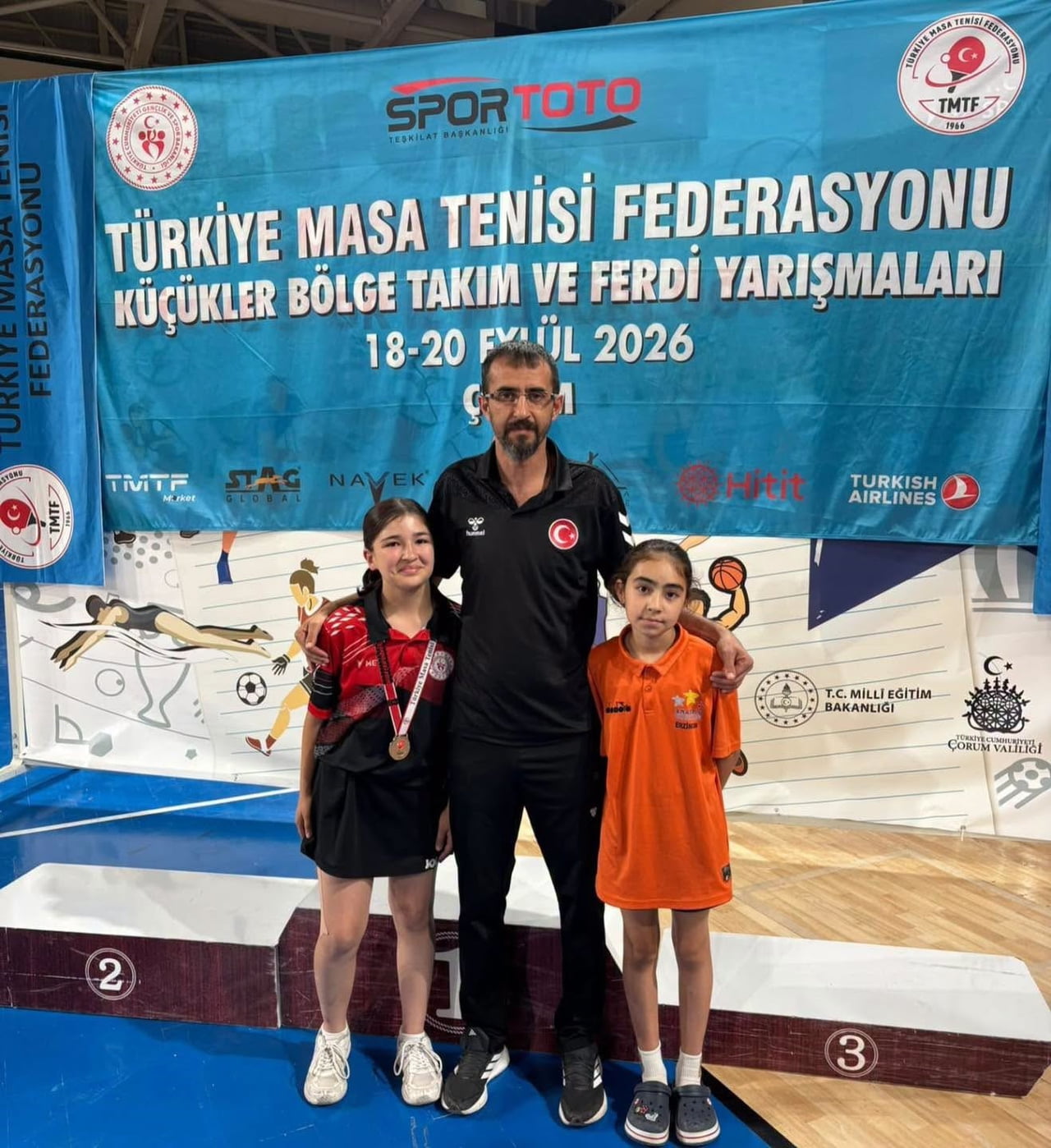 ERZİNCANLI GÜLER MASA TENİSİNDE BÖLGE İKİNCİSİ OLDU