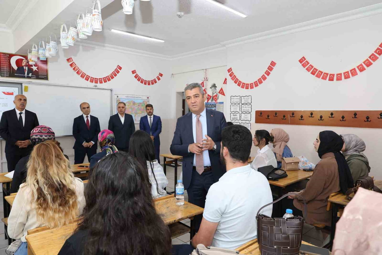 ERZURUM İL MİLLÎ EĞİTİM MÜDÜRÜ N SÜLEYMAN EKİCİ, OKUL YÖNETİCİLERİNE YÖNELİK DÜZENLENEN TÜRKİYE...