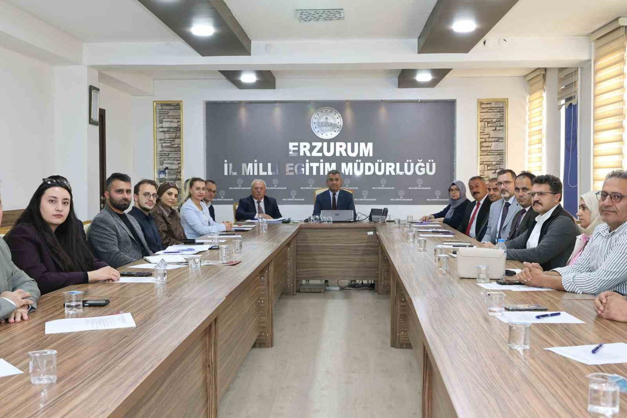 ERZURUM REHBERLİK VE PSİKOLOJİK DANIŞMA HİZMETLERİ İL YÜRÜTME KOMİSYON TOPLANTISI...