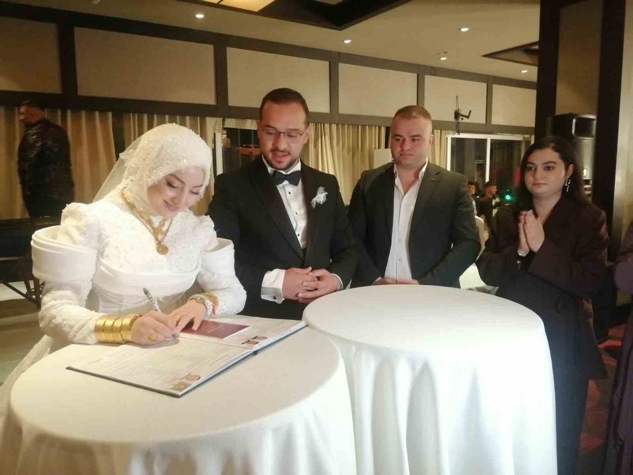 ERZURUMLU İŞ İNSANI SELAMİ BUDAK’IN OĞLU EYYÜP ENSAR BUDAK, FATMA KARAMAN İLE DÜNYA EVİNE...