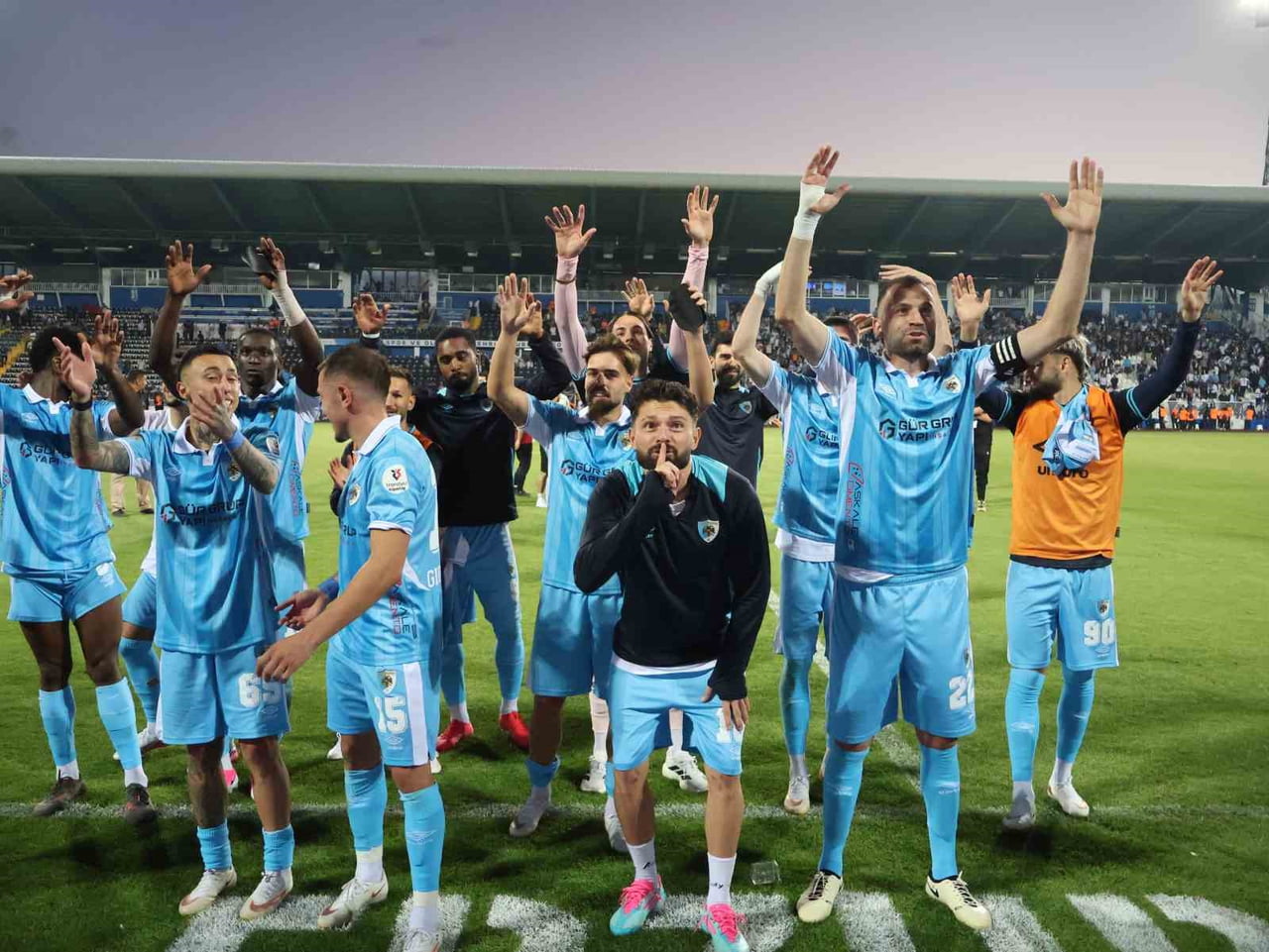 ERZURUMSPOR FK, SÜPER LİG’İN 4. HAFTASINDA SAHASINDA KONYASPOR’U 1-0 MAĞLUP EDEREK RAKİBİNİ...