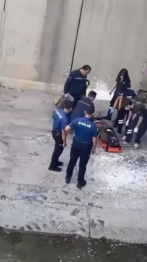 ESENYURT’TA 3 FARKLI HIRSIZLIK SUÇUNDAN KAYDI BULUNAN REYHAN KARAKUŞ İSİMLİ KADIN, POLİS...